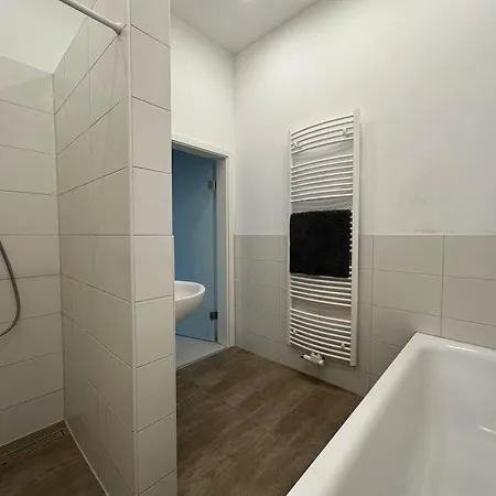 Апартаменты Einzelzimmer In Ferienwohnung